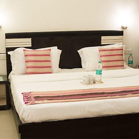 Aura Suites Gurgaon Exterior foto
